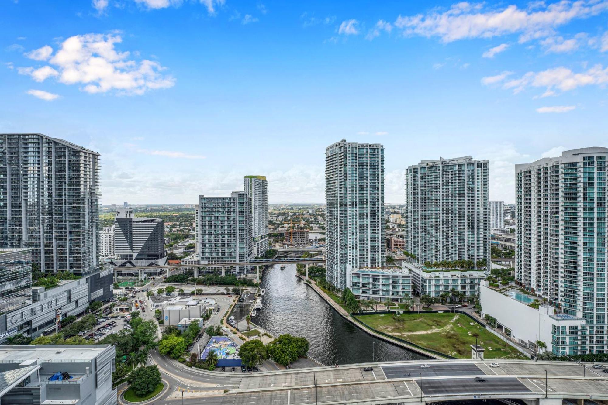 Modern 2 Story Loft 2Br With Breathtaking Views Villa Miami Exterior photo