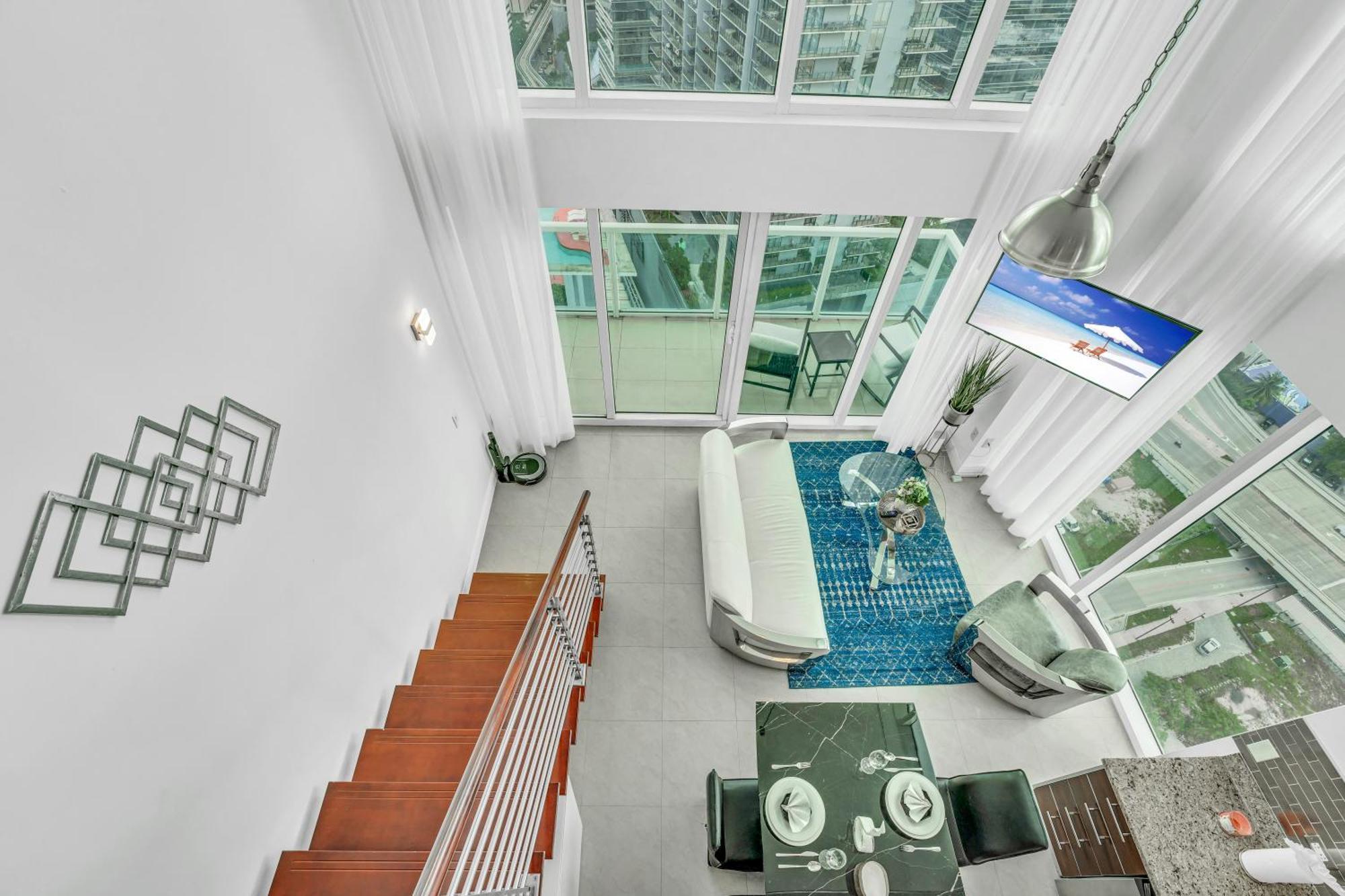 Modern 2 Story Loft 2Br With Breathtaking Views Villa Miami Exterior photo