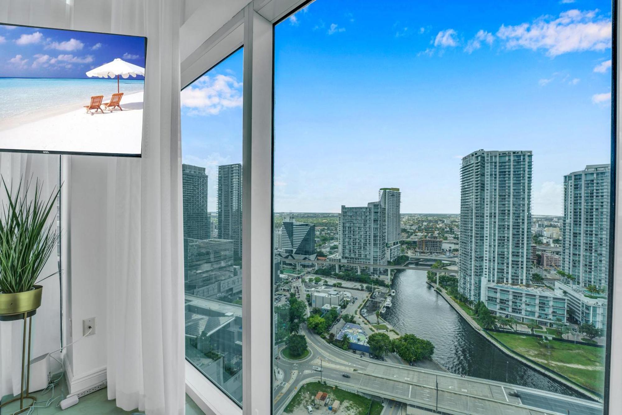 Modern 2 Story Loft 2Br With Breathtaking Views Villa Miami Exterior photo