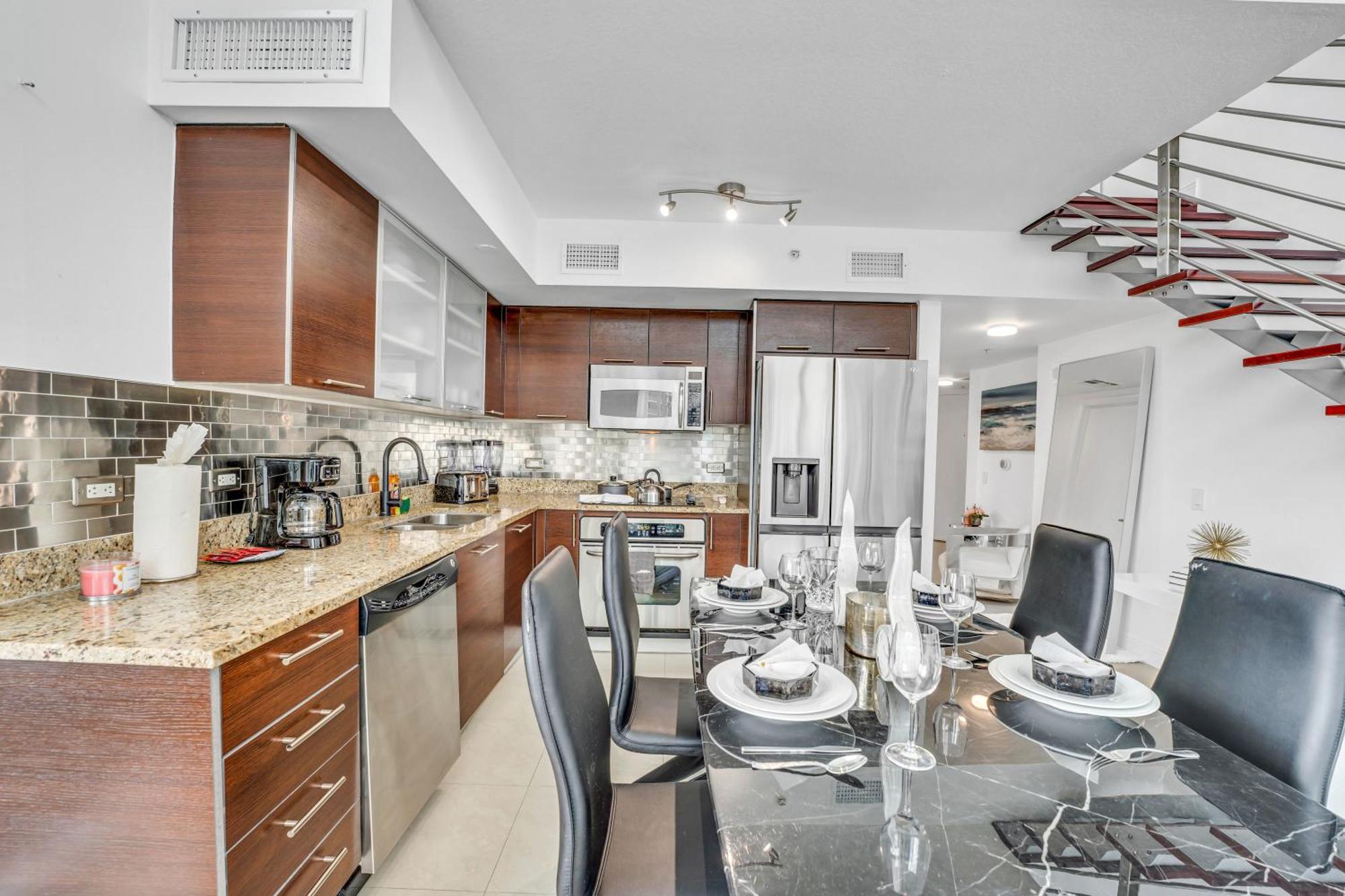 Modern 2 Story Loft 2Br With Breathtaking Views Villa Miami Exterior photo